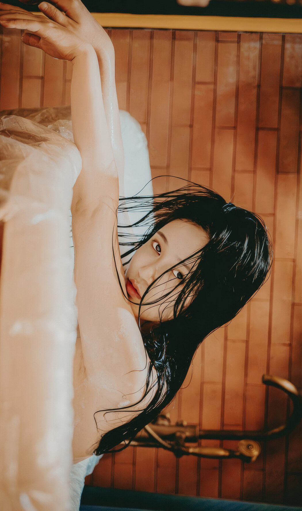 年年Nnian, 写真集 沐浴 Take a Bath