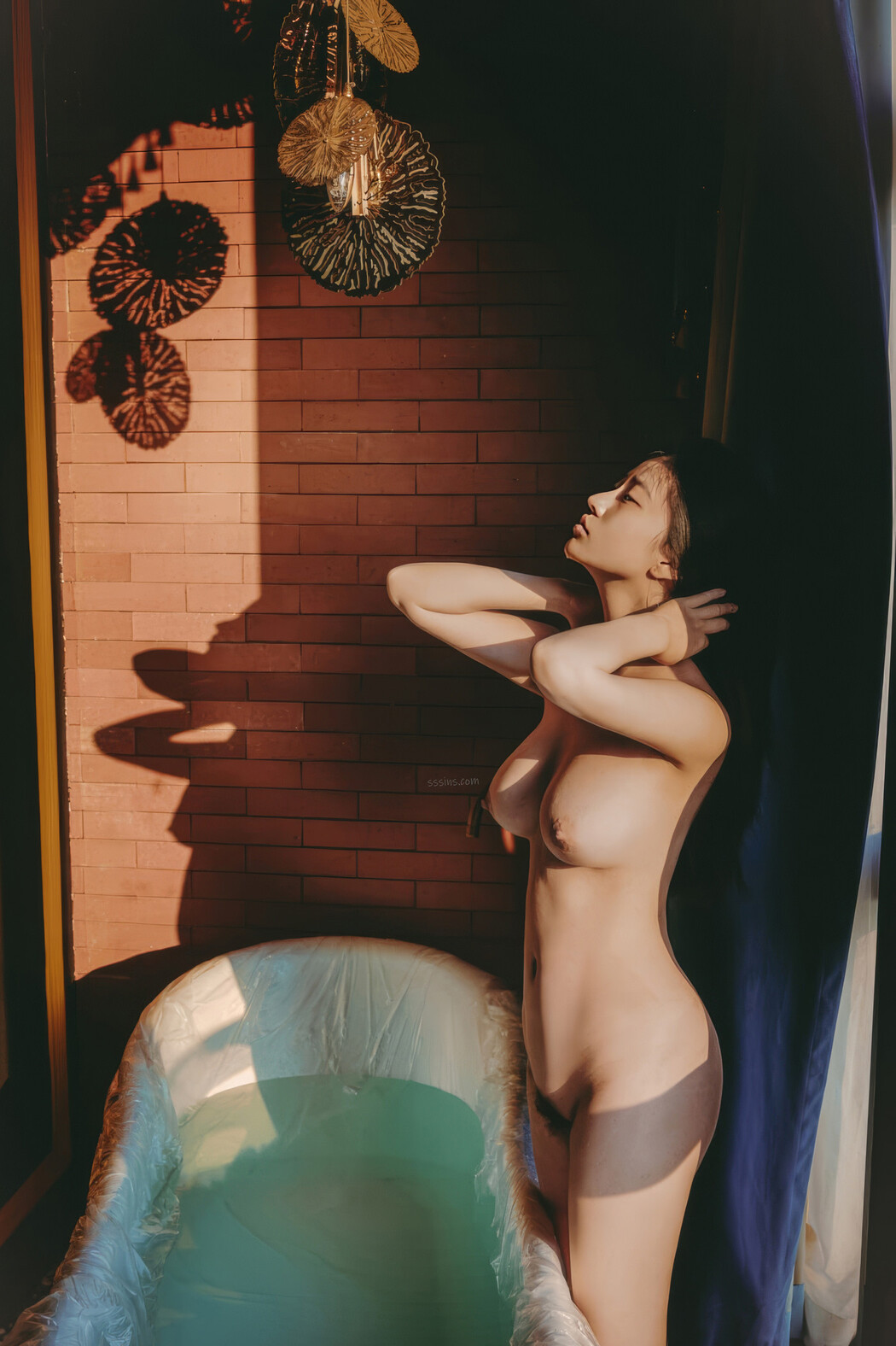 年年Nnian, 写真集 沐浴 Take a Bath