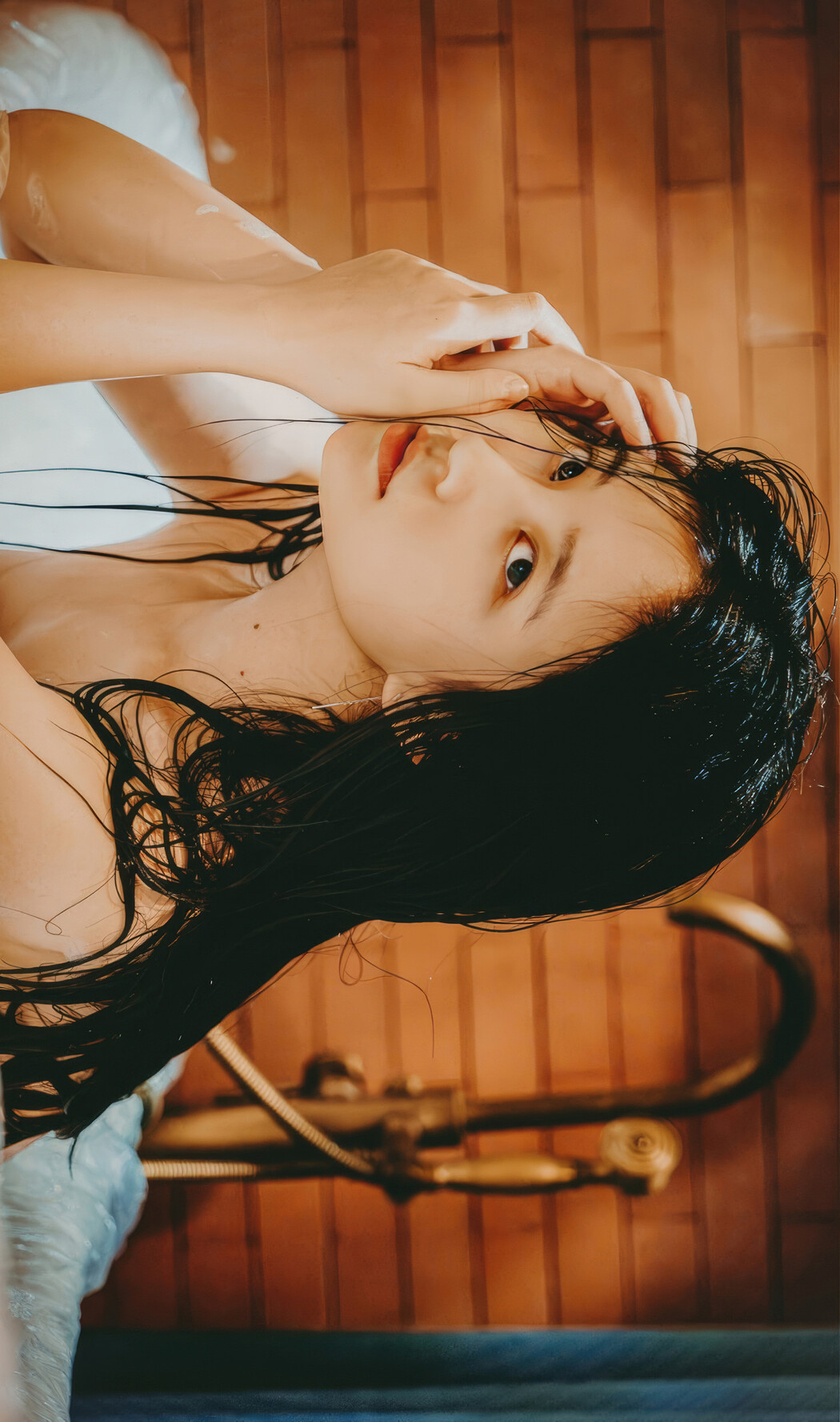 年年Nnian, 写真集 沐浴 Take a Bath