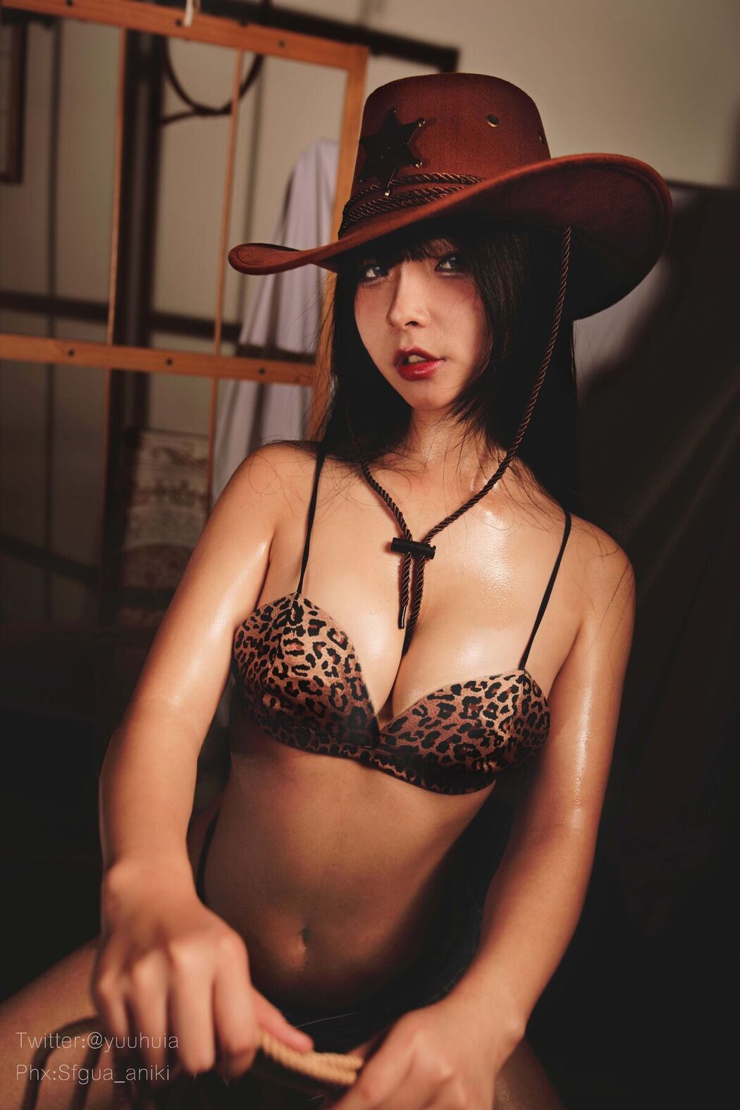 Coser@yuuhui玉汇 – 豹纹牛仔