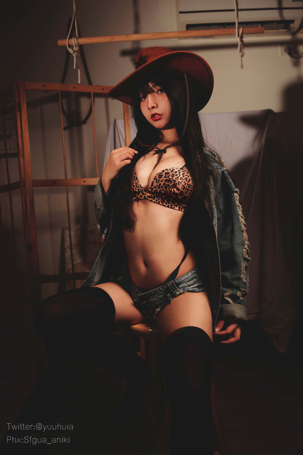 Coser@yuuhui玉汇 – 豹纹牛仔