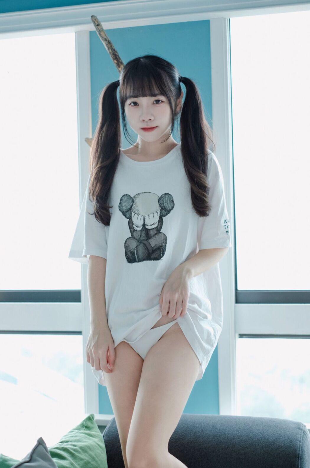 Coser@可可小白兔 – 捕獲一隻沒穿褲褲の小白兔