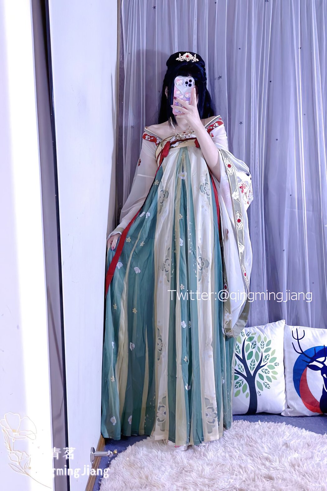 Coser@小青茗 – 唯美唐装古风下的美妙胴体