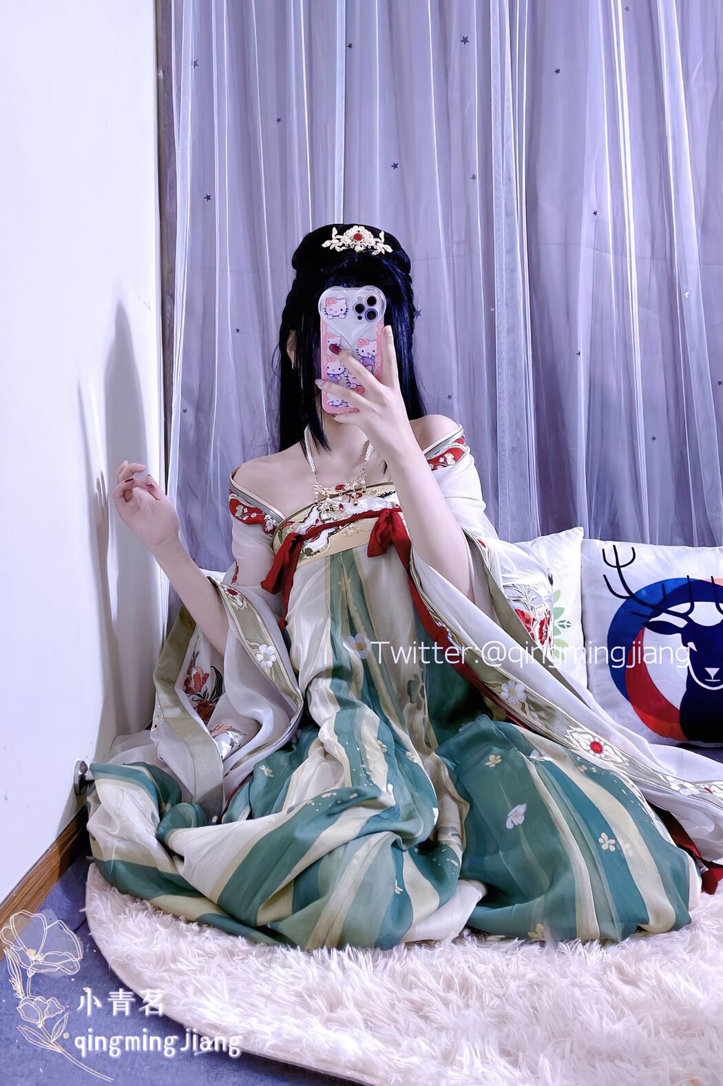 Coser@小青茗 – 唯美唐装古风下的美妙胴体