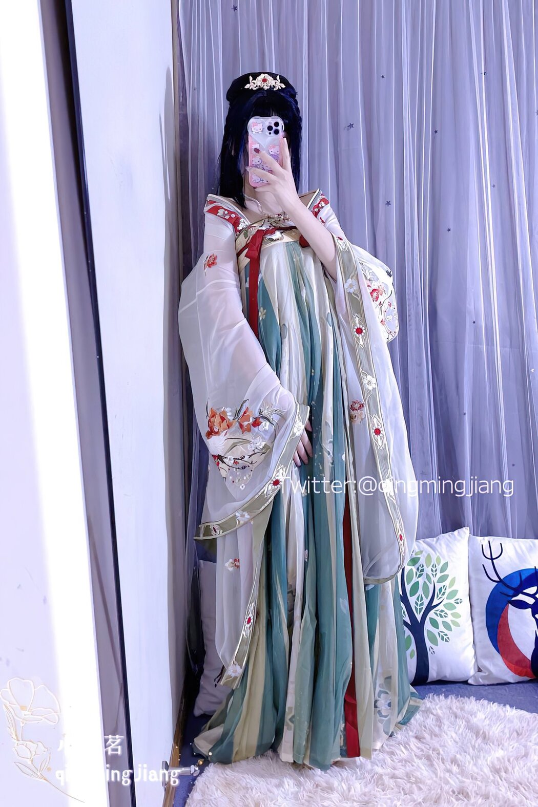 Coser@小青茗 – 唯美唐装古风下的美妙胴体