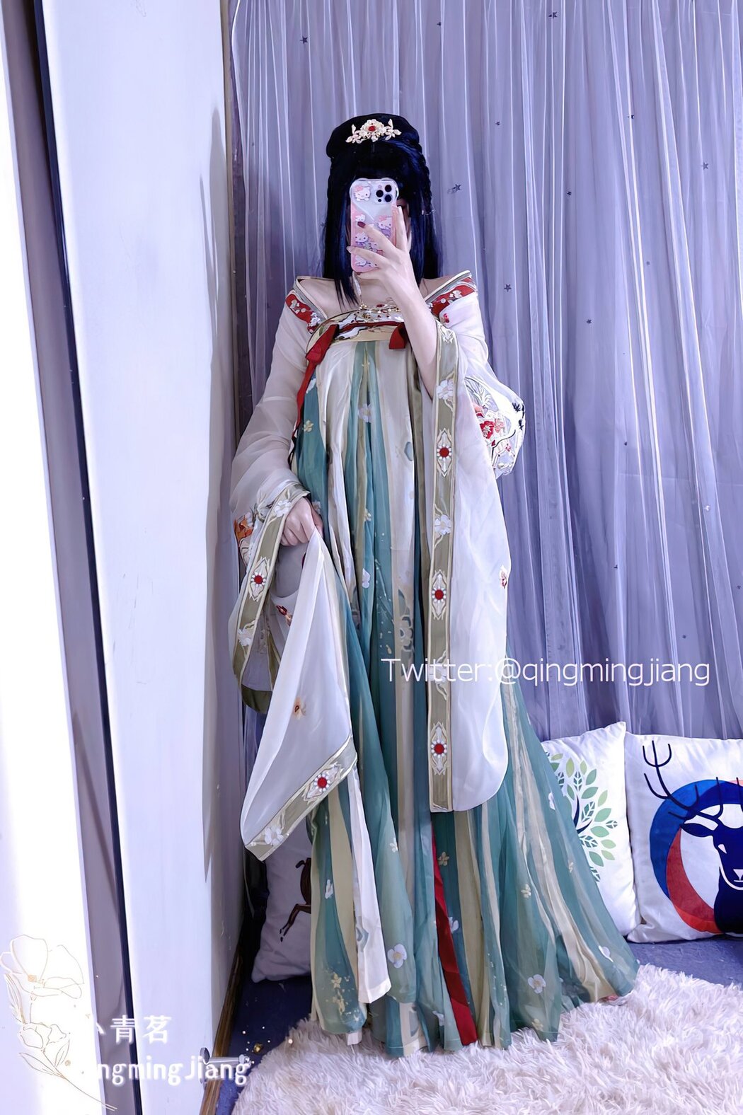 Coser@小青茗 – 唯美唐装古风下的美妙胴体