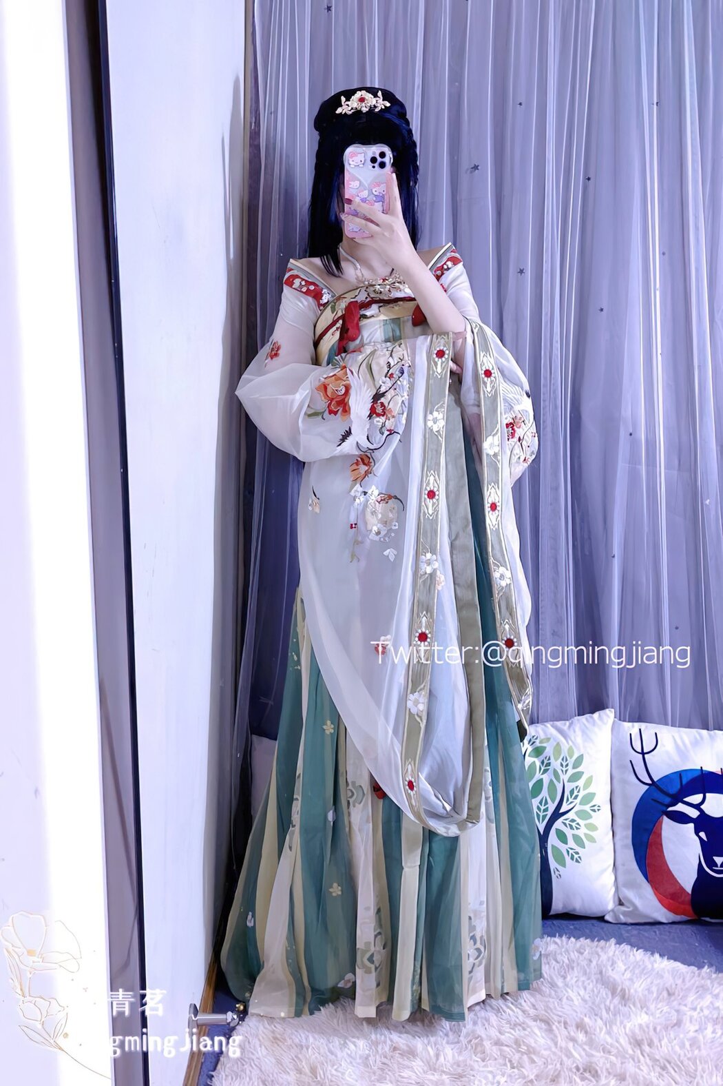 Coser@小青茗 – 唯美唐装古风下的美妙胴体