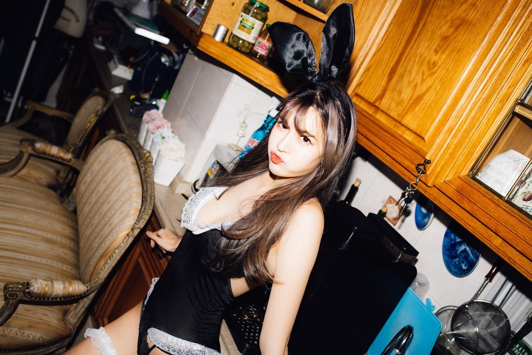 Lee Ahrin 이아린, [Moon Night Snap] The present Chapter.02