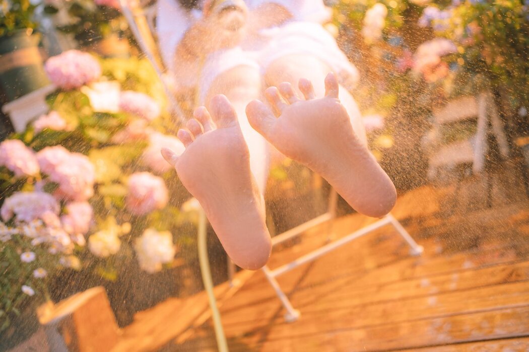 Coser@爆机少女喵小吉 Nekokoyoshi &#8211; 小吉的午后时光