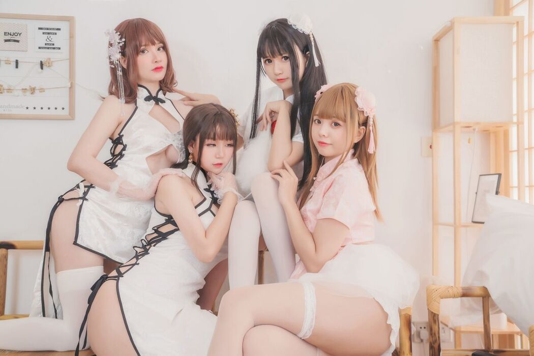 Coser@Yoko宅夏 And 小野妹子W And 白金Saki – 四人彼女 Part2