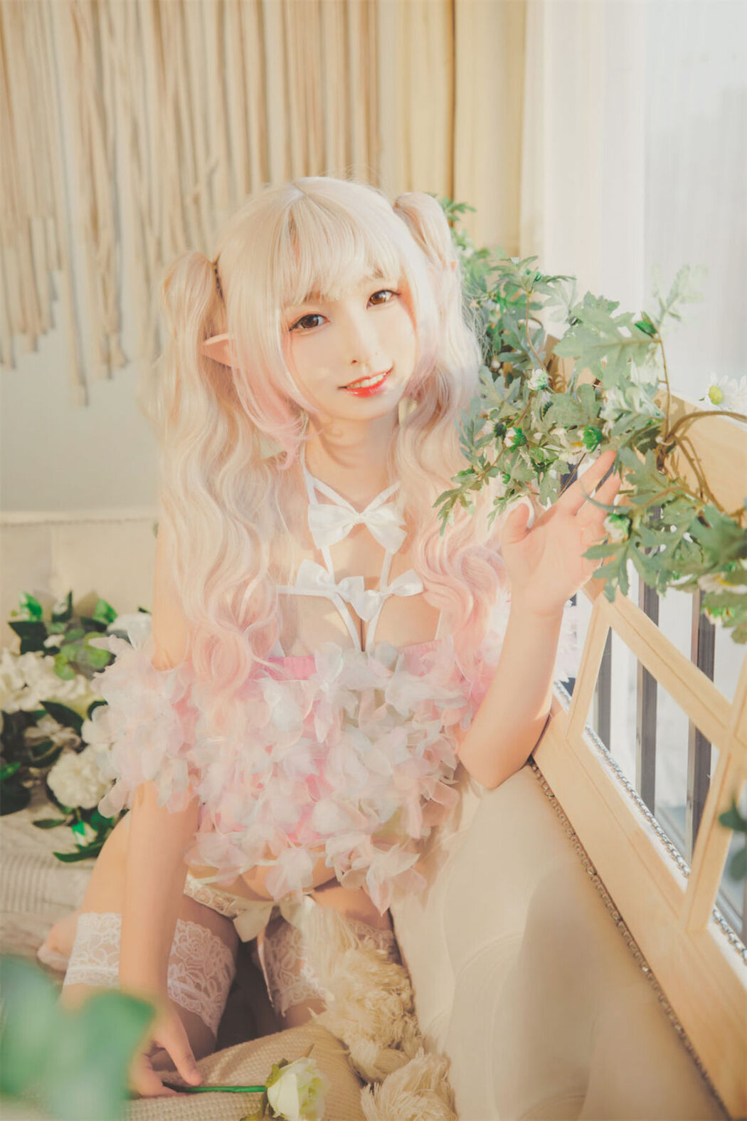 Coser@神楽坂真冬 Vol.082 绝对企画-黑白丝 柔らかい永遠 Part1