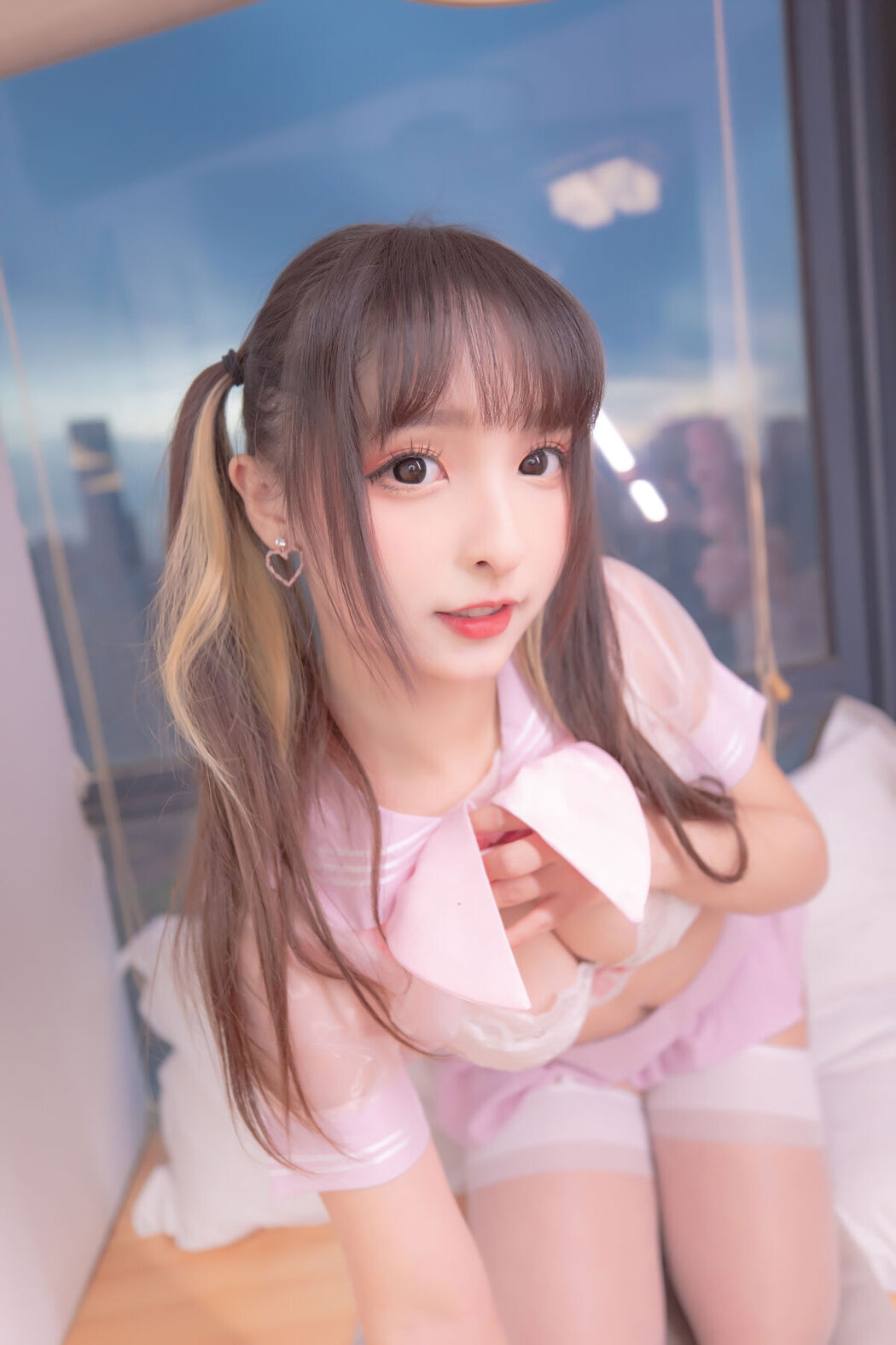 Coser@神楽坂真冬 Vol.079 绝对企画-透明黑白水手服 特別なことに Part1