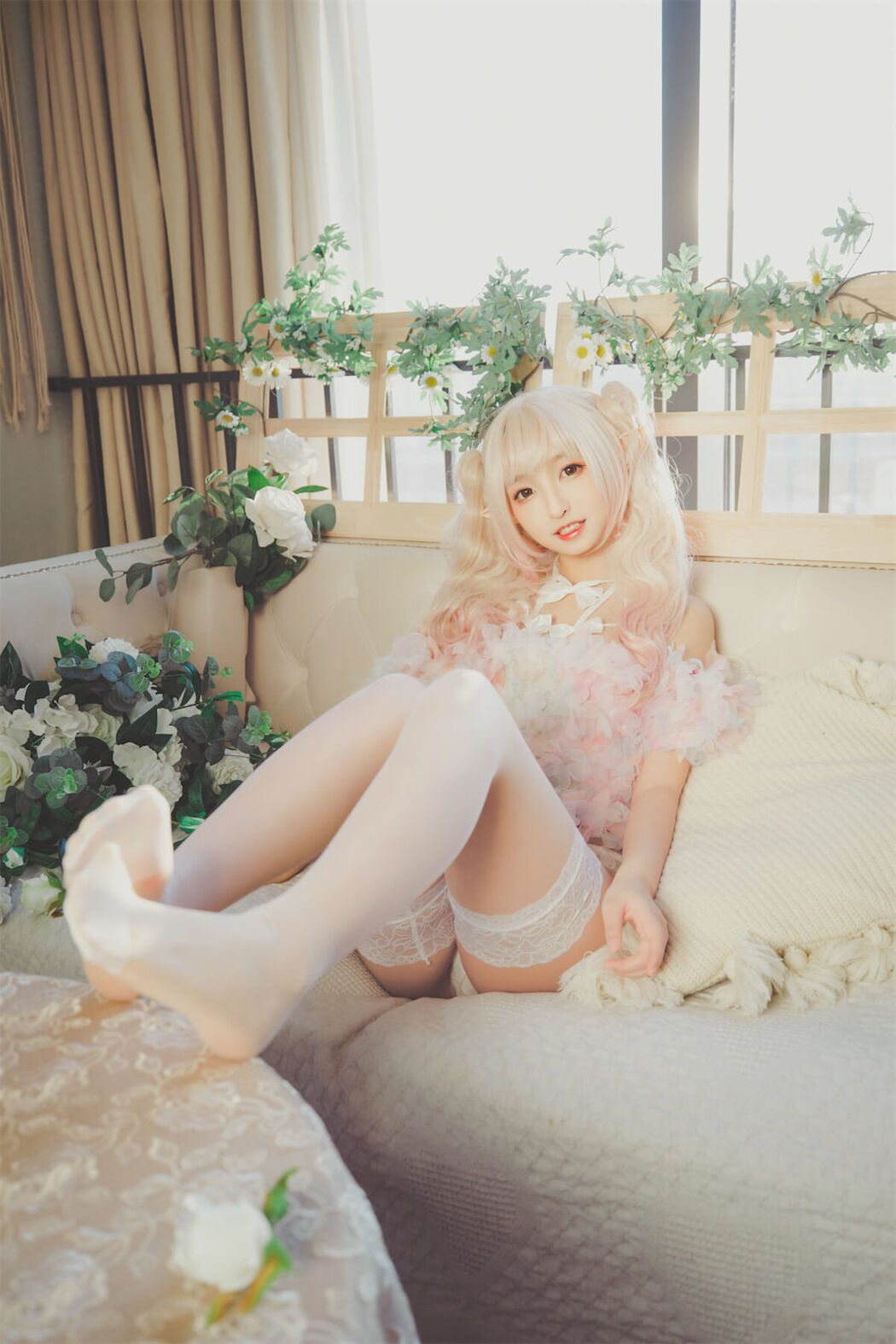 Coser@神楽坂真冬 Vol.082 绝对企画-黑白丝 柔らかい永遠 Part1