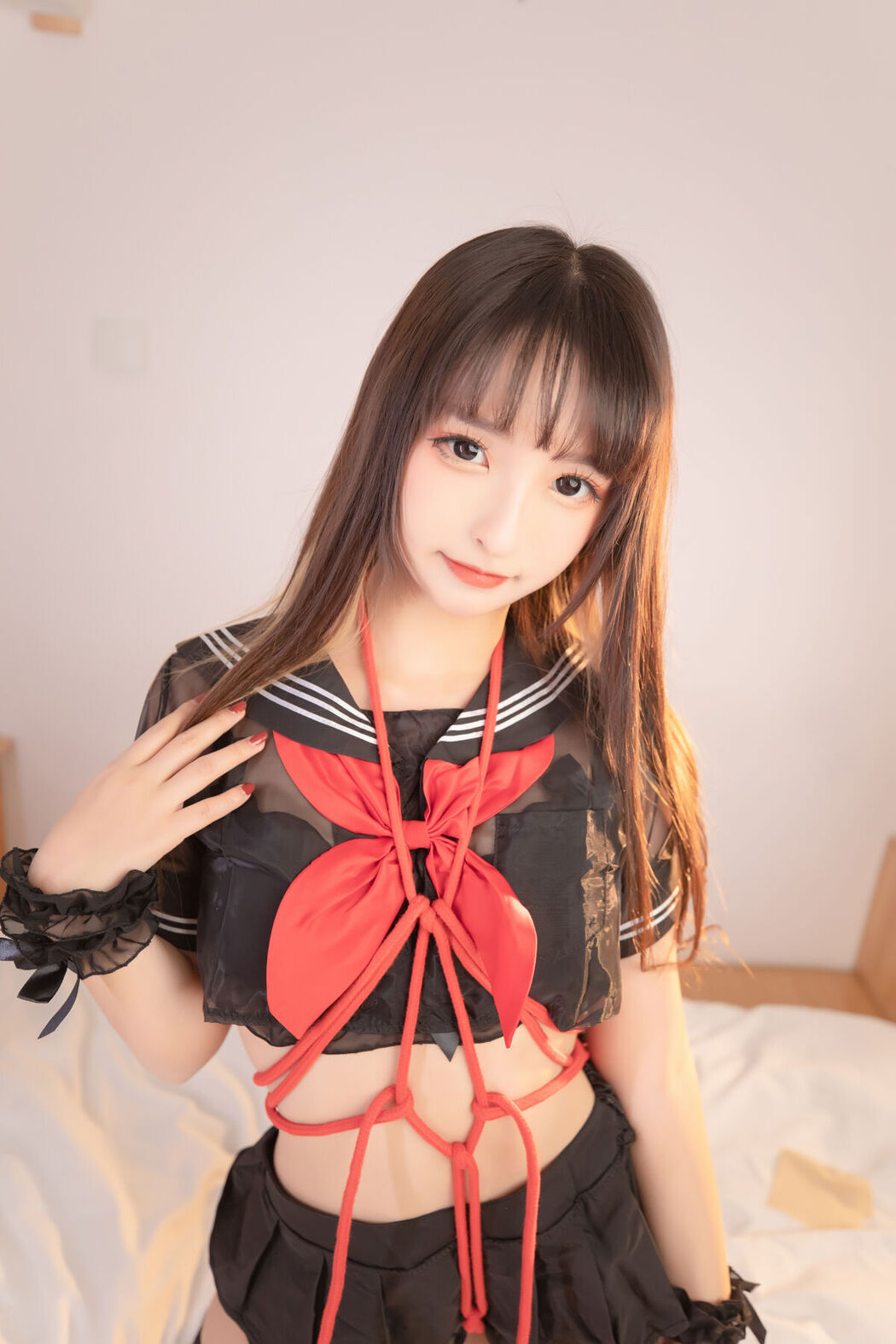 Coser@神楽坂真冬 Vol.079 绝对企画-透明黑白水手服 特別なことに Part2
