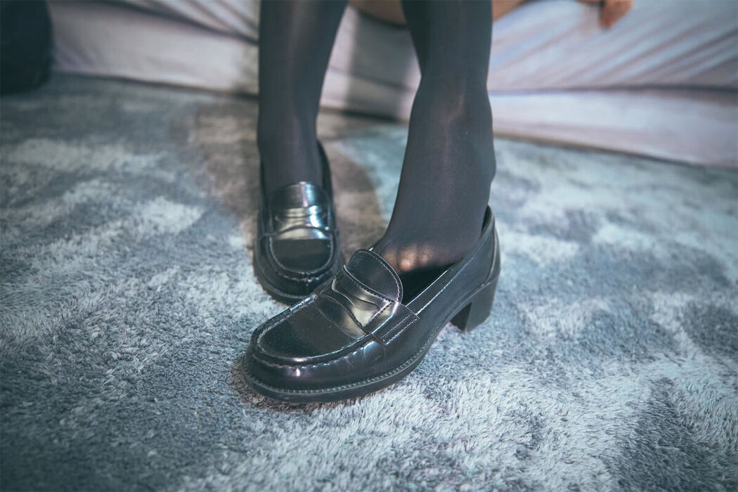 Coser@神楽坂真冬 Vol.081 绝对企画-黑丝皮衣 お帰りなさい、指揮官 Part3