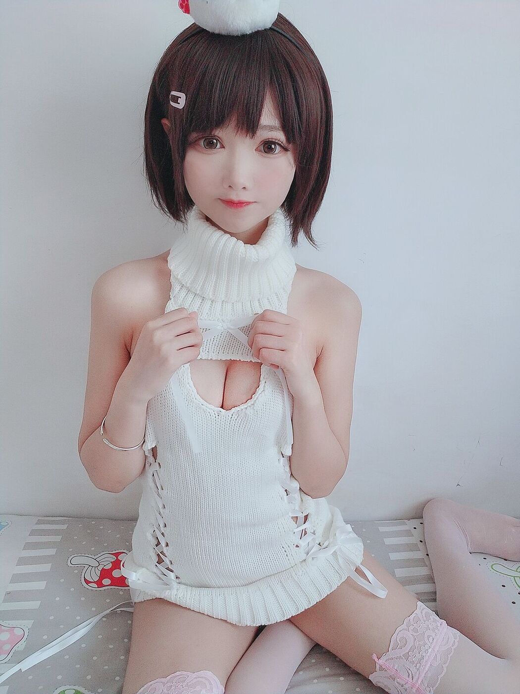 Coser@羽天shine – 白丝白色毛衣 Part1