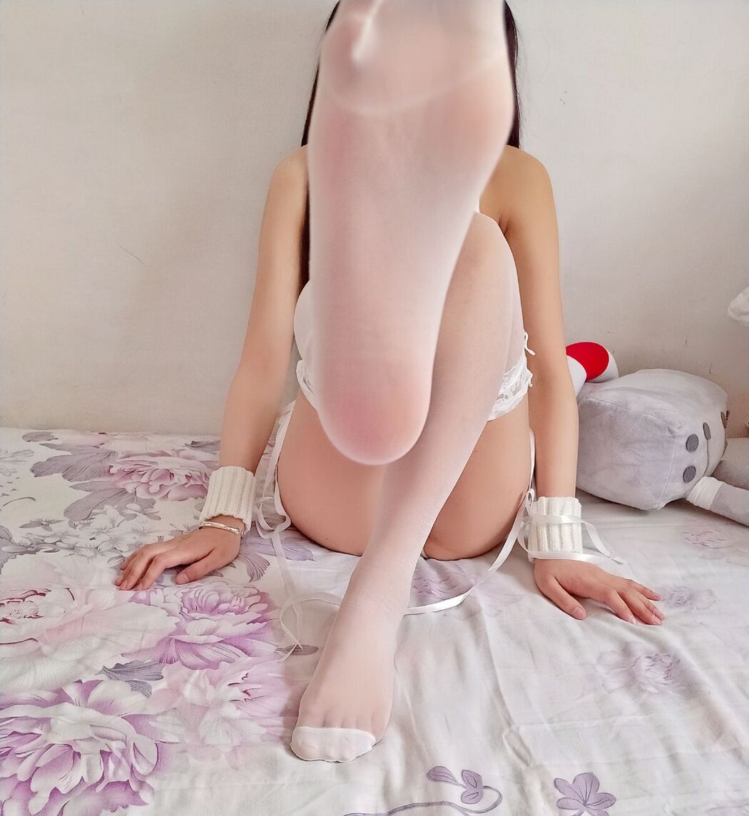 Coser@羽天shine – 白丝白色毛衣 Part2