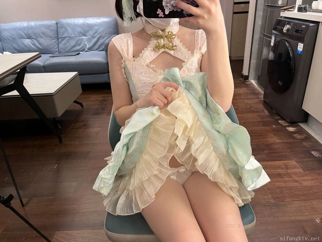 Coser@猫屋少女 – 像梨子一样清甜