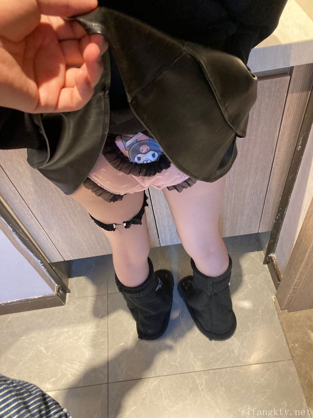 Coser@猫屋少女 – 甜酷少女