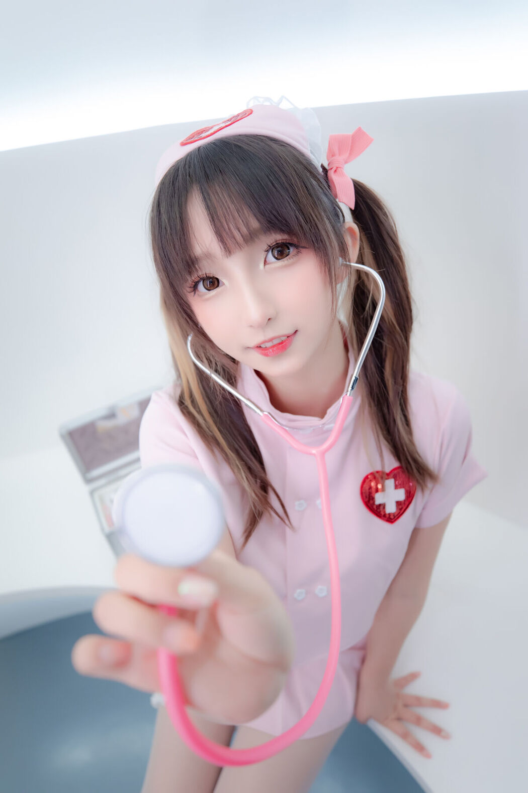 Coser@神楽坂真冬 Vol.084 绝对企画-白丝护士 心身バランス Part1