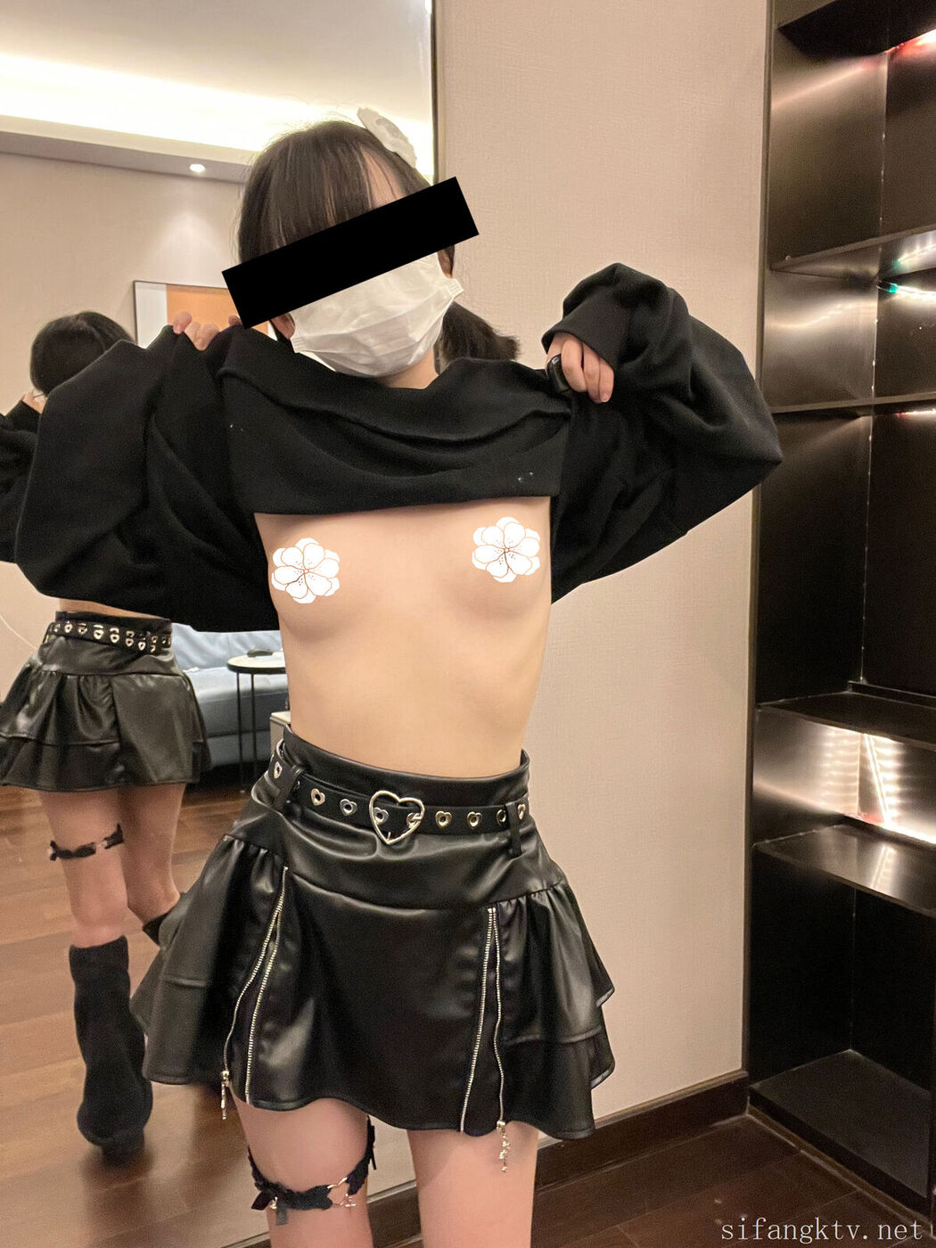 Coser@猫屋少女 – 甜酷少女