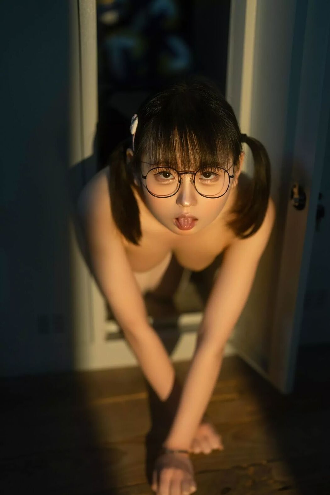 Coser@幼水铃衣 &#8211; 午间更衣室