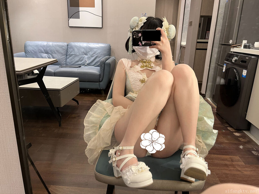 Coser@猫屋少女 – 像梨子一样清甜