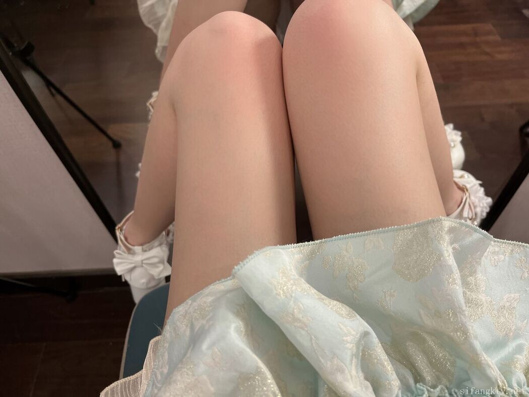 Coser@猫屋少女 – 像梨子一样清甜