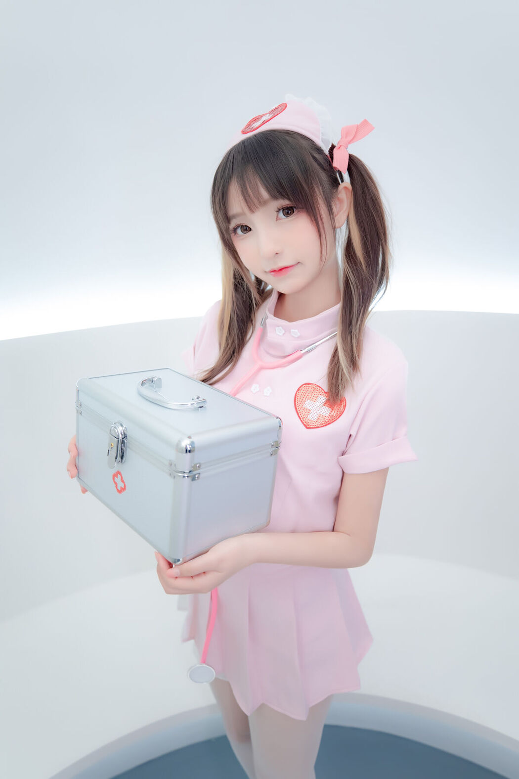 Coser@神楽坂真冬 Vol.084 绝对企画-白丝护士 心身バランス Part2