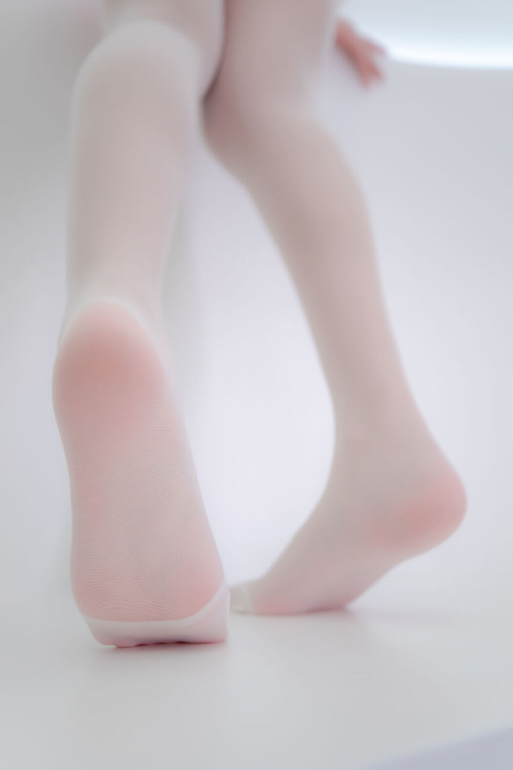 Coser@神楽坂真冬 Vol.084 绝对企画-白丝护士 心身バランス Part1