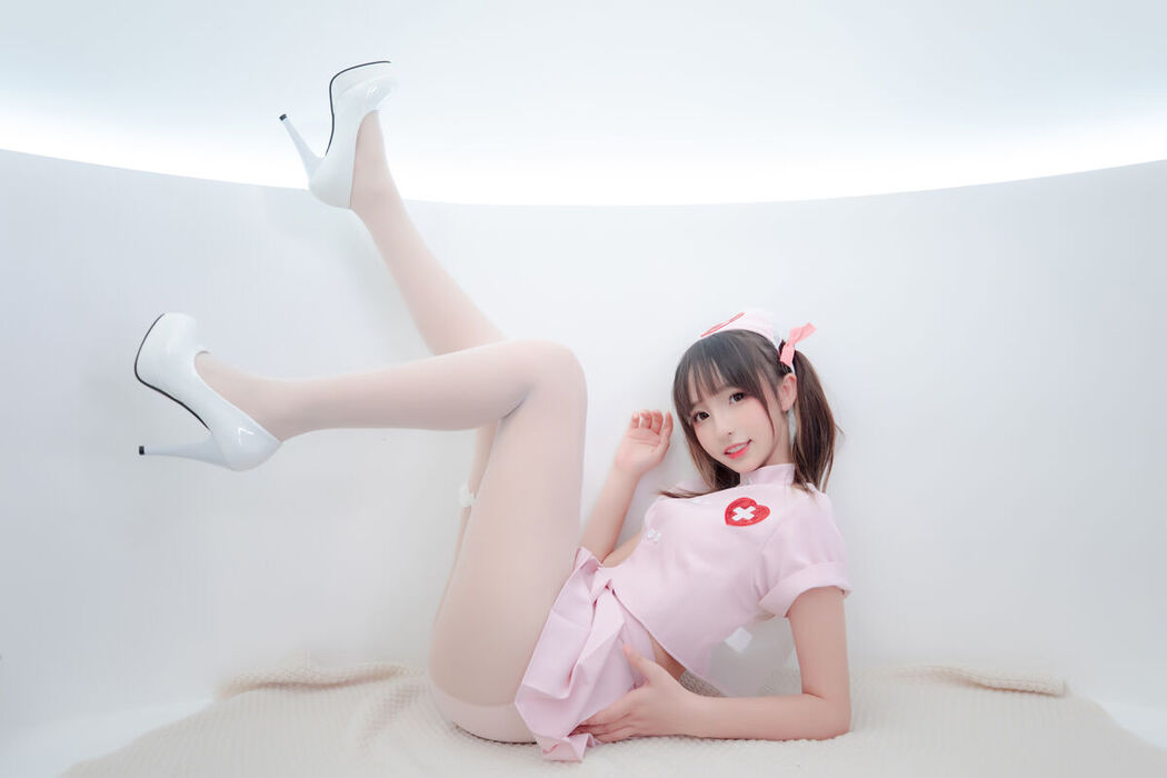 Coser@神楽坂真冬 Vol.084 绝对企画-白丝护士 心身バランス Part2