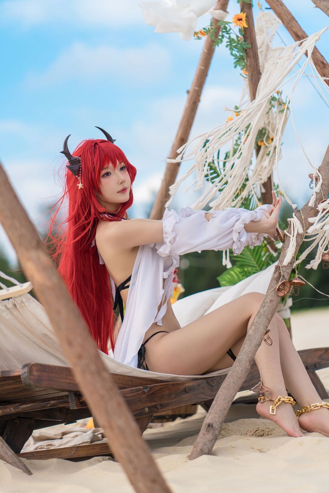 Coser@阿包也是兔娘 – 明日方舟 史尔特尔泳装