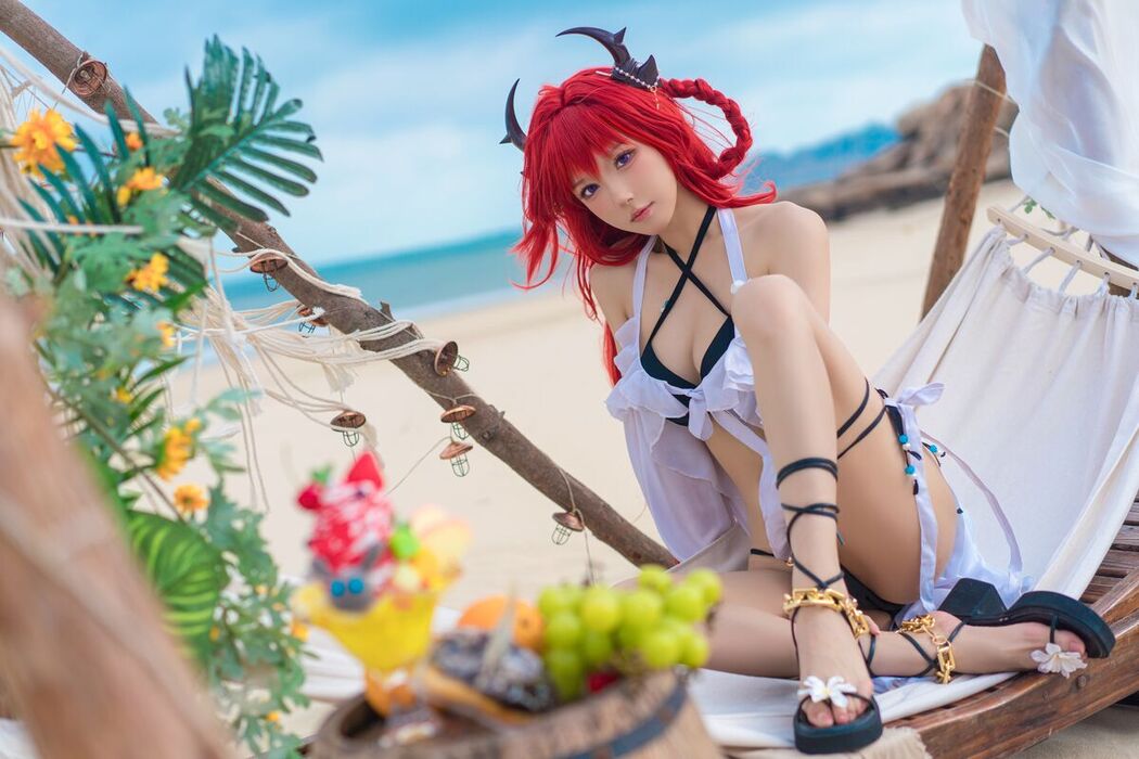Coser@阿包也是兔娘 – 明日方舟 史尔特尔泳装