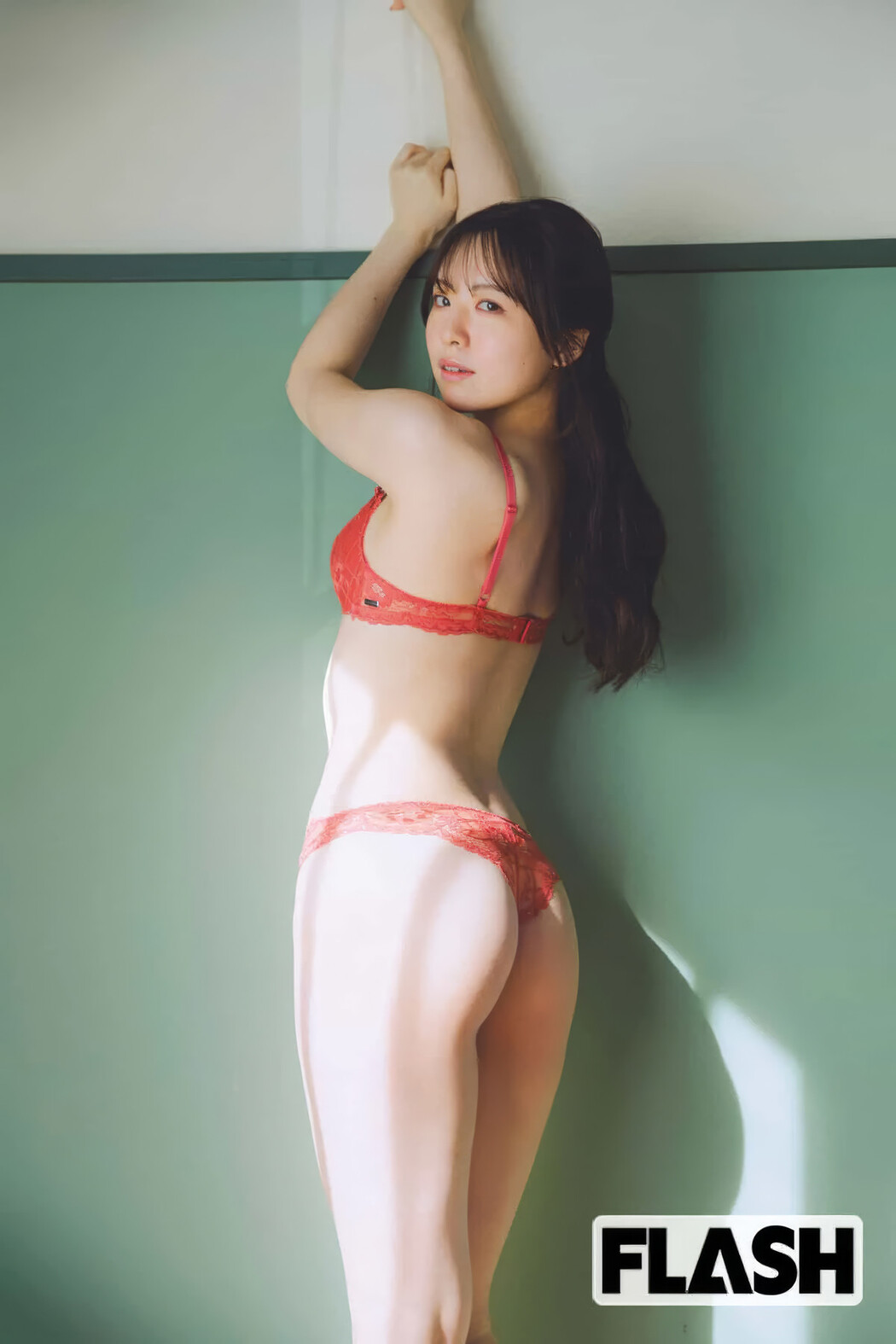 西野夢菜・葵成美, FLASH 2025.02.04 (フラッシュ 2025年2月4日号)