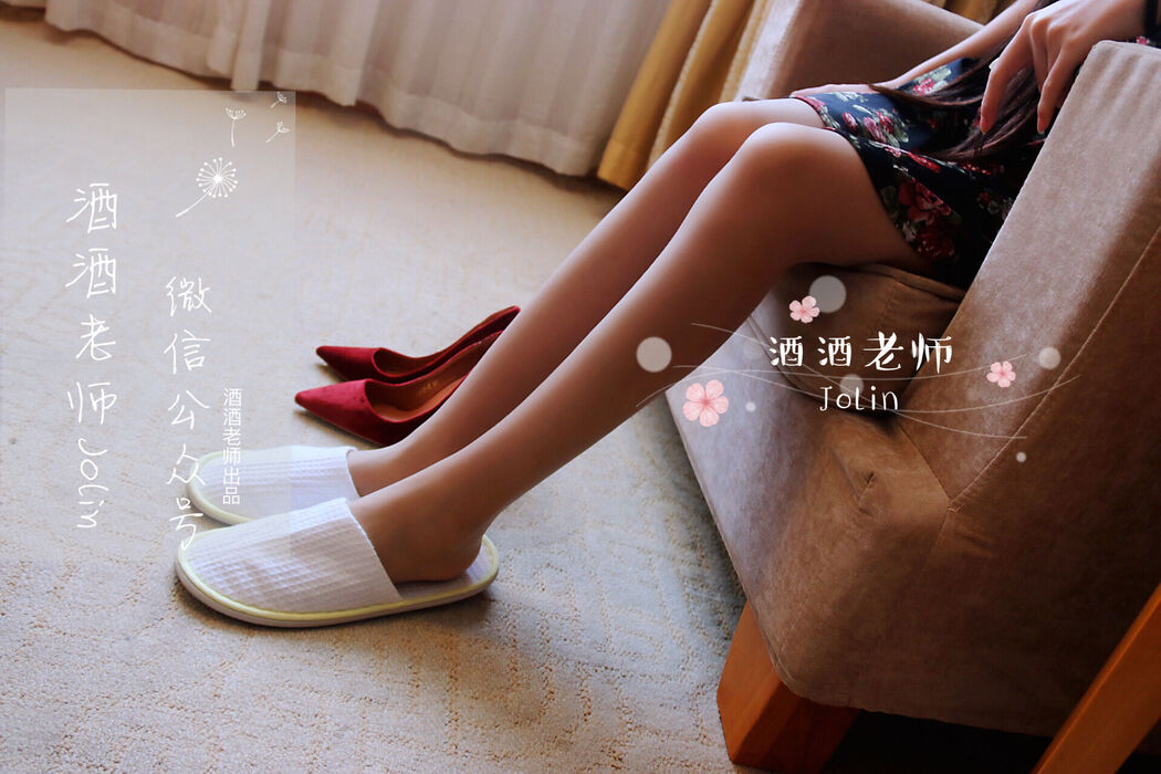 [Internet Celebrity COS] Jiujiu Teacher - Red Wine Scented High Heels