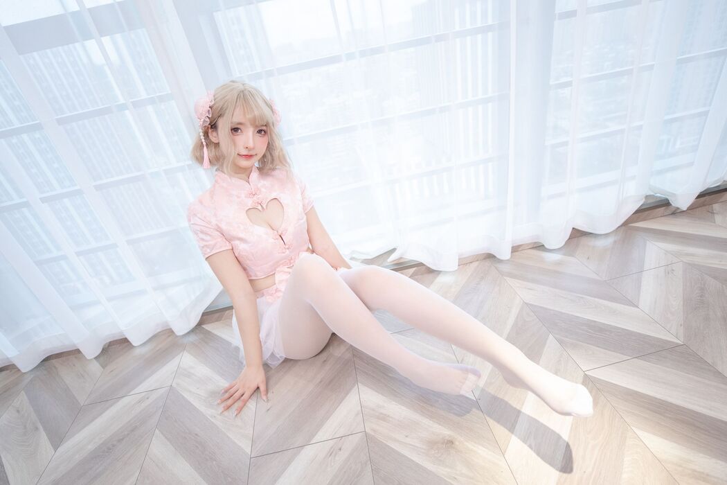 [Internet Celebrity COS] Loli Goddess Ban Zhendong Chinese Girl