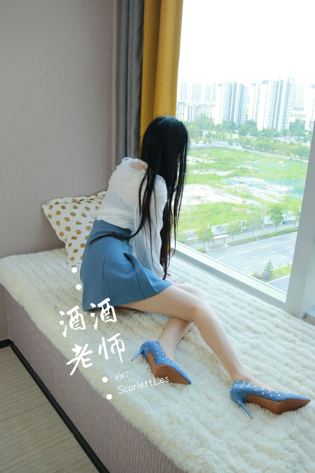 [Net Celebrity COS] Jiujiu Teacher - Blue Short Skirt White Silk Girlish Style