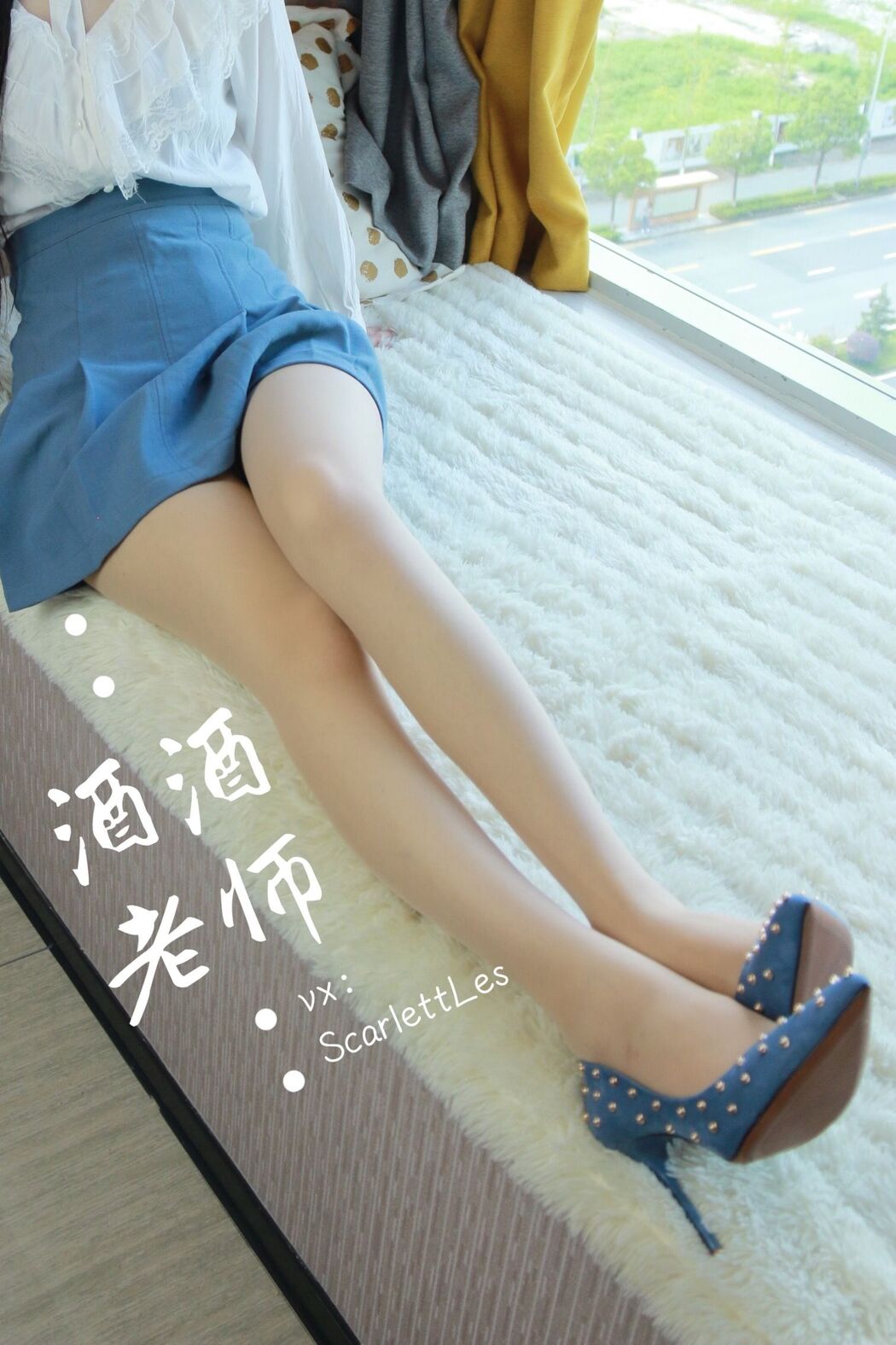 [Net Celebrity COS] Jiujiu Teacher - Blue Short Skirt White Silk Girlish Style