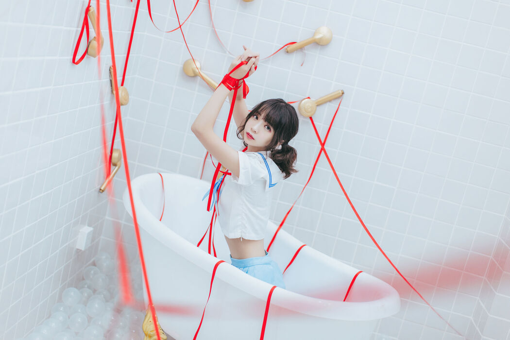 Crazy Cat ss "Pajamas and Sailor Suit in Bathroom" [Lolita COS]