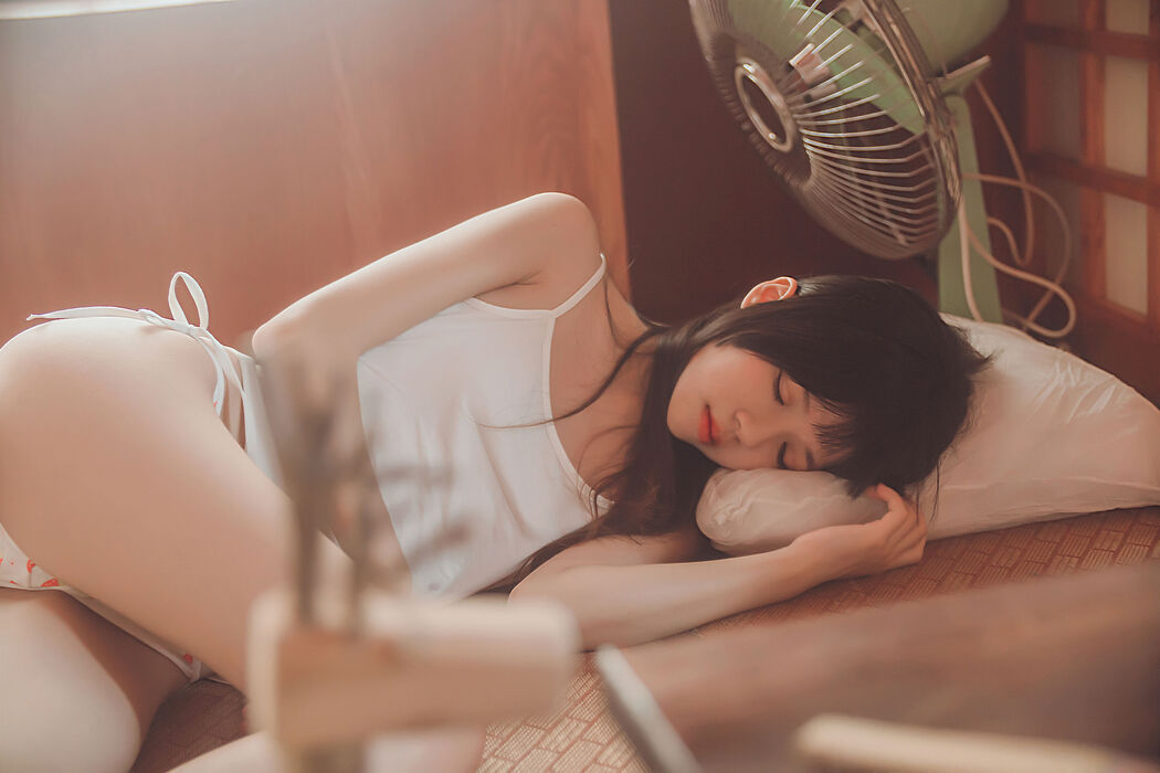 Sakura Momoko "Small Vest Change Sailor Suit" [Lori COS]