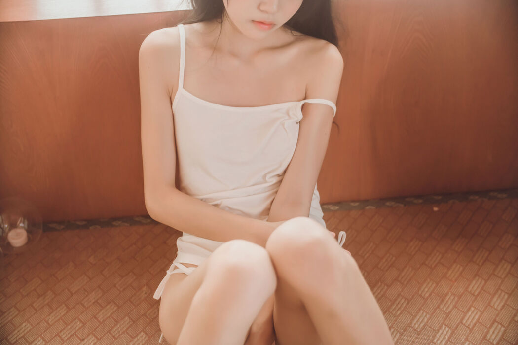 Sakura Momoko "Small Vest Change Sailor Suit" [Lori COS]