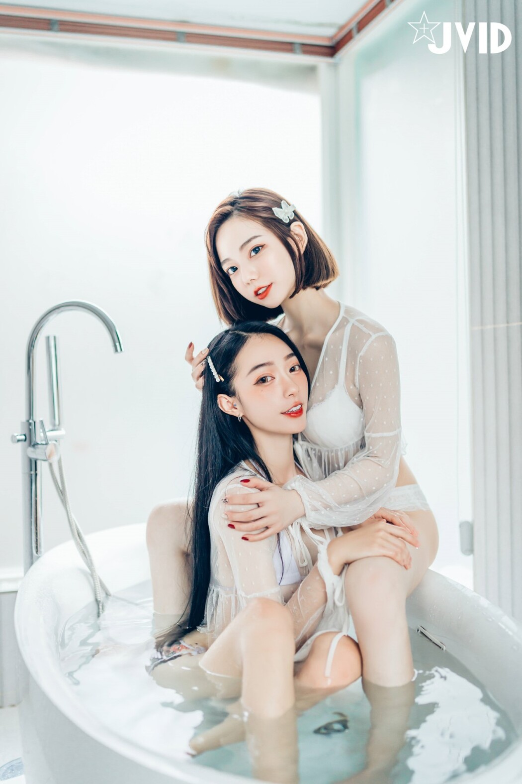 JVID 2022.02.14 Piao Piao 飄飄 And Jiu Jiu 啾啾 – Celebrate Valentines Day With Goddess Sisters A