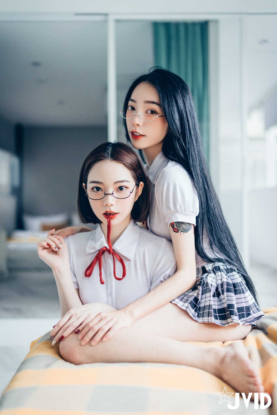 JVID 2022.02.14 Piao Piao 飄飄 And Jiu Jiu 啾啾 – Celebrate Valentines Day With Goddess Sisters A