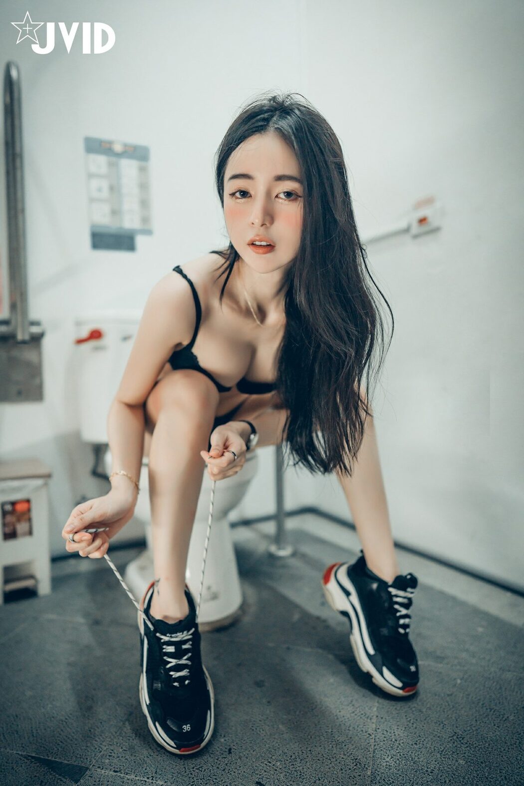 JVID Chen Chen 辰辰 – 我的暴露狂女同事 A