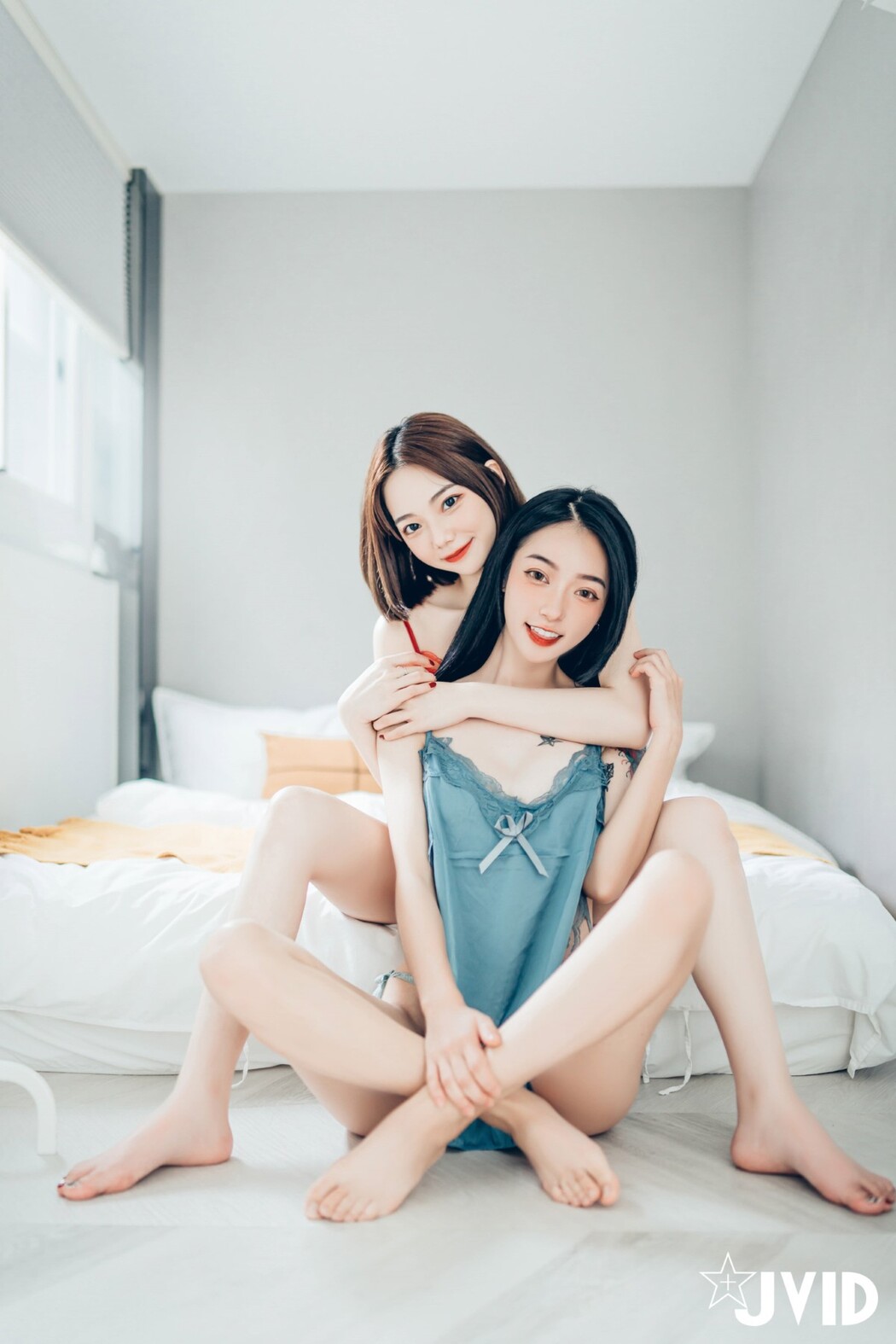 JVID 2022.02.14 Piao Piao 飄飄 And Jiu Jiu 啾啾 – Celebrate Valentines Day With Goddess Sisters B