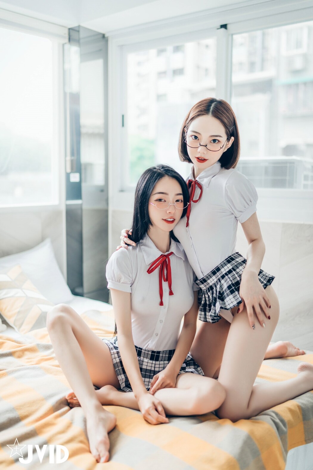 JVID 2022.02.14 Piao Piao 飄飄 And Jiu Jiu 啾啾 – Celebrate Valentines Day With Goddess Sisters A