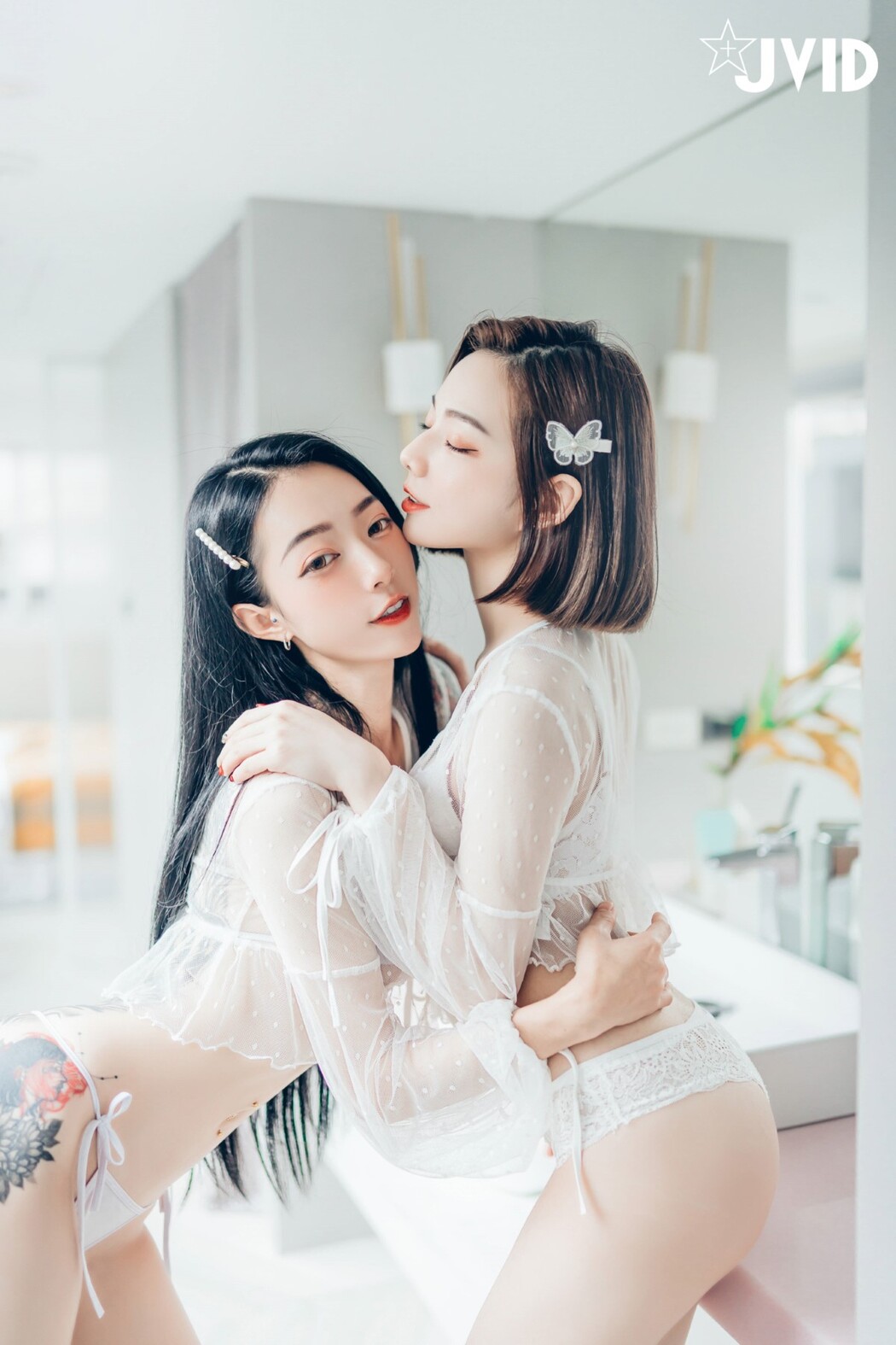 JVID 2022.02.14 Piao Piao 飄飄 And Jiu Jiu 啾啾 – Celebrate Valentines Day With Goddess Sisters B