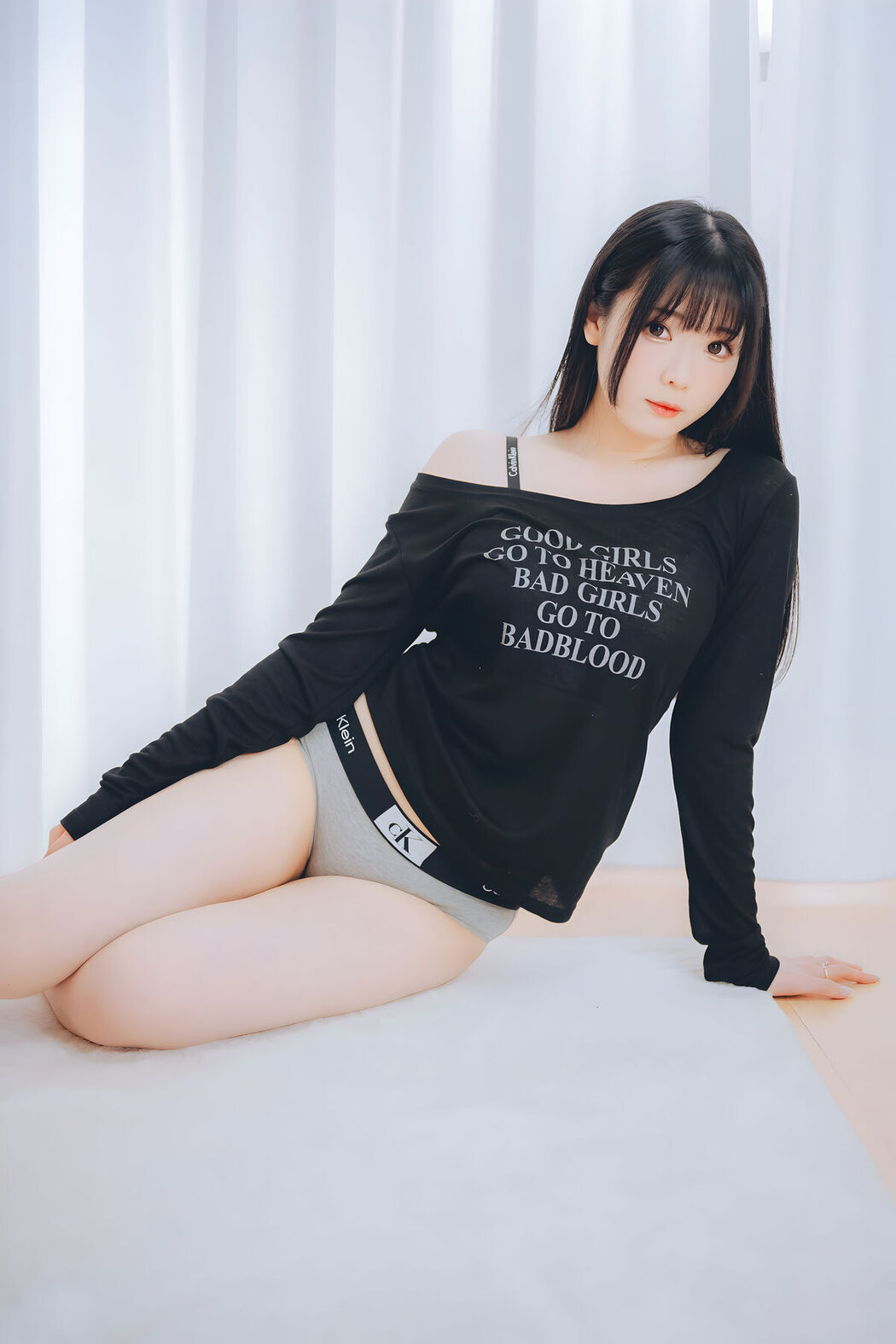 Coser@霜月Shimo – DL版写真集」週末彼女 Part1