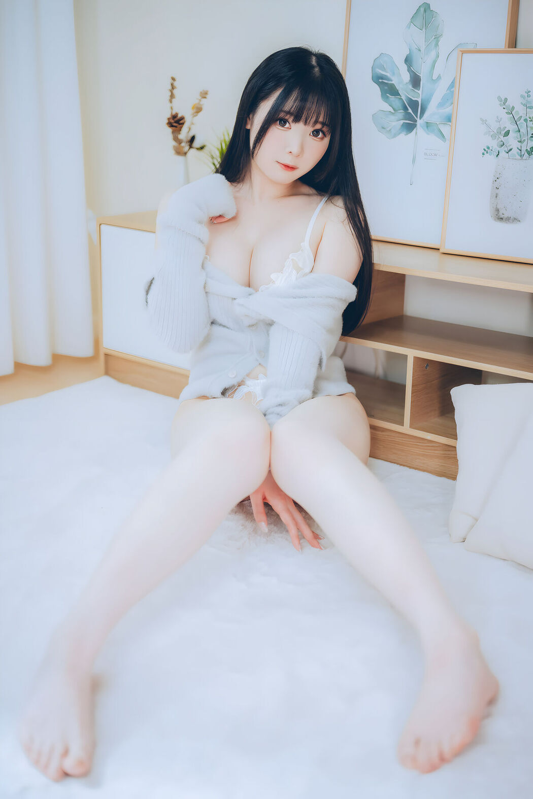Coser@霜月Shimo – DL版写真集」週末彼女 Part1