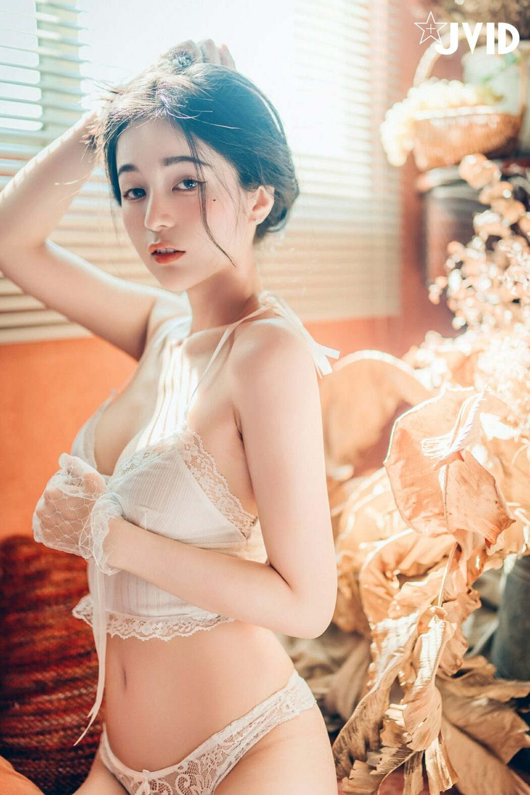 JVID Chen Chen 辰辰 – 巨乳嬌妻 B